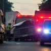 Traffic accident in Düzce: pat pat and truck collision highlights urgency and emergency response.
