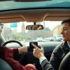 Leer autorijden in Utrecht met professionele instructeur en leerling tijdens rijlessen.