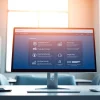 Datenraum Anbieter Deutschland mit modernem Interface und Sicherheitsfunktionen in einer Büroumgebung.